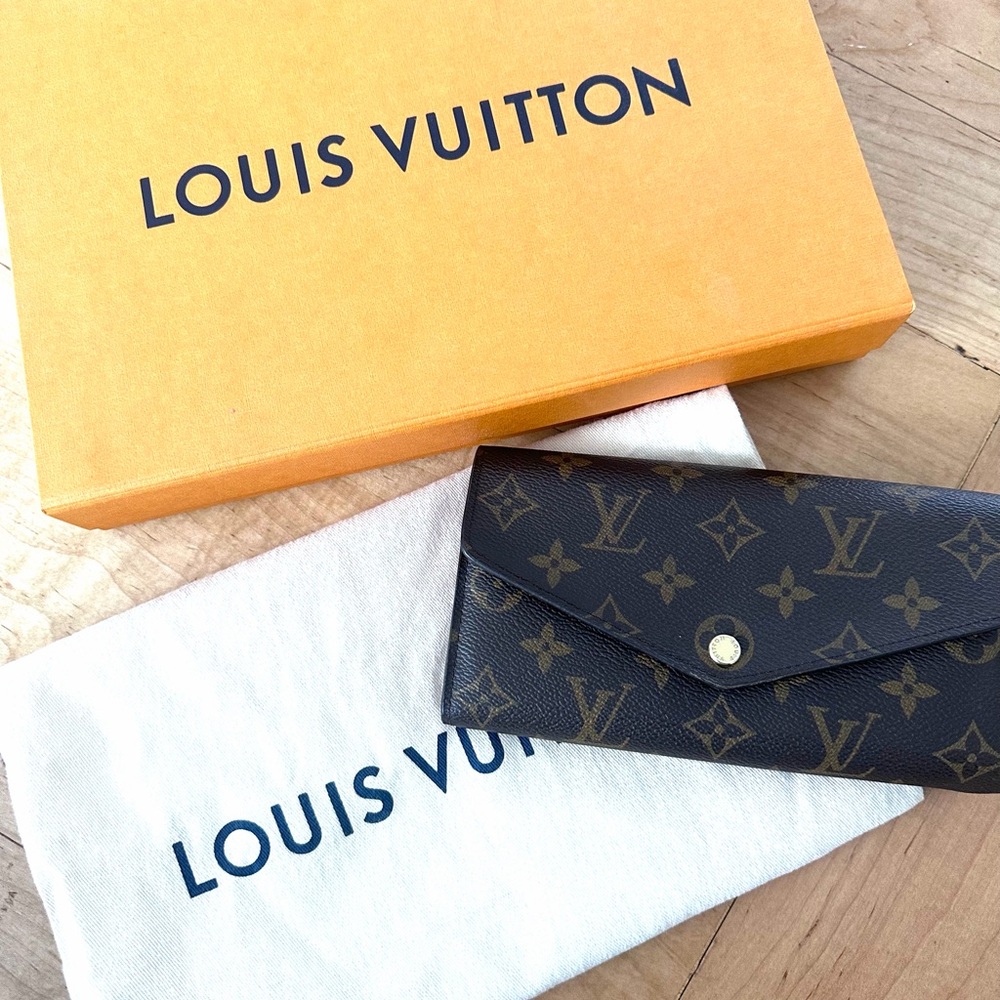 Louis Vuitton Sarah Wallet